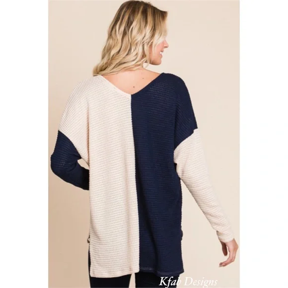 ❤️LAST 2! V NECK Comfy Color Block Chic Top with Side Slits! - Picture 5 of 6